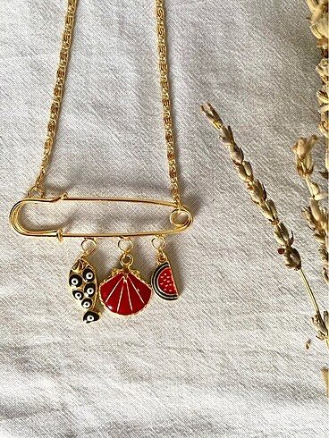 iskoç iğnesi charm kolye