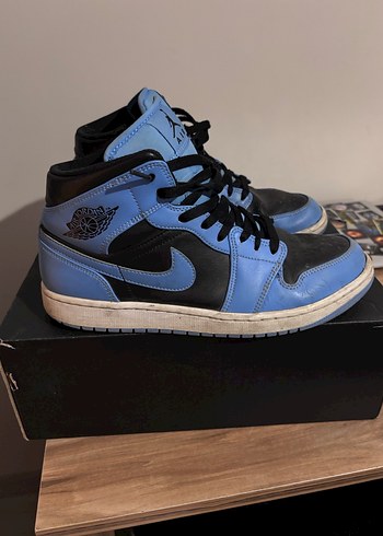 Nike Air Jordan 1 Mid - Görsel 3