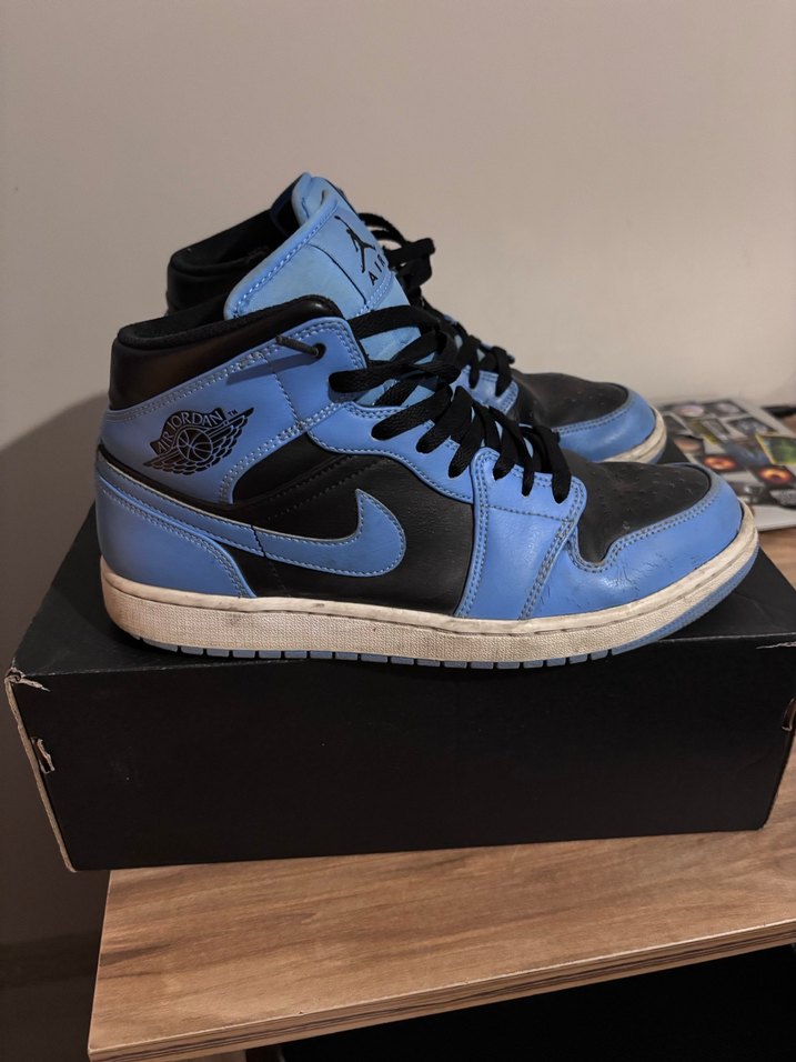 Nike Air Jordan 1 Mid - Görsel 3