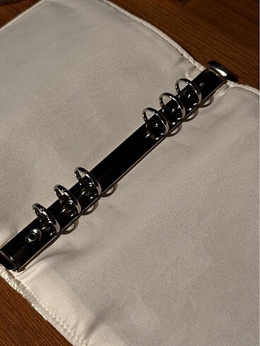 Beden Hologramlı binder