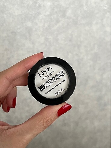Nyx pudra
