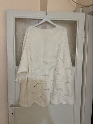 Beyaz oversize kazak