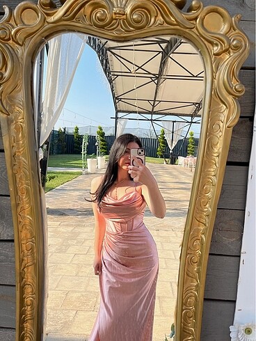 pembe saten korseli elbise