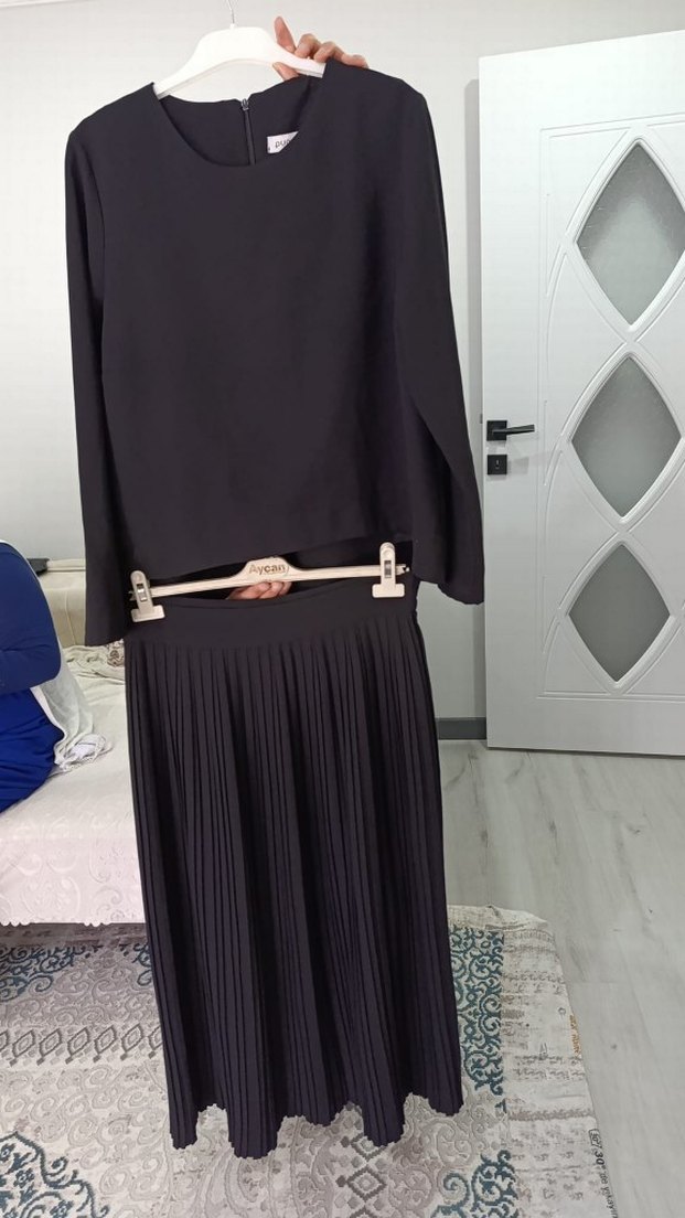 Siyah Pilili Uzun  Etek - Görsel 2