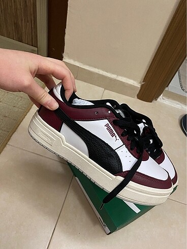 PUMA SNEAKER