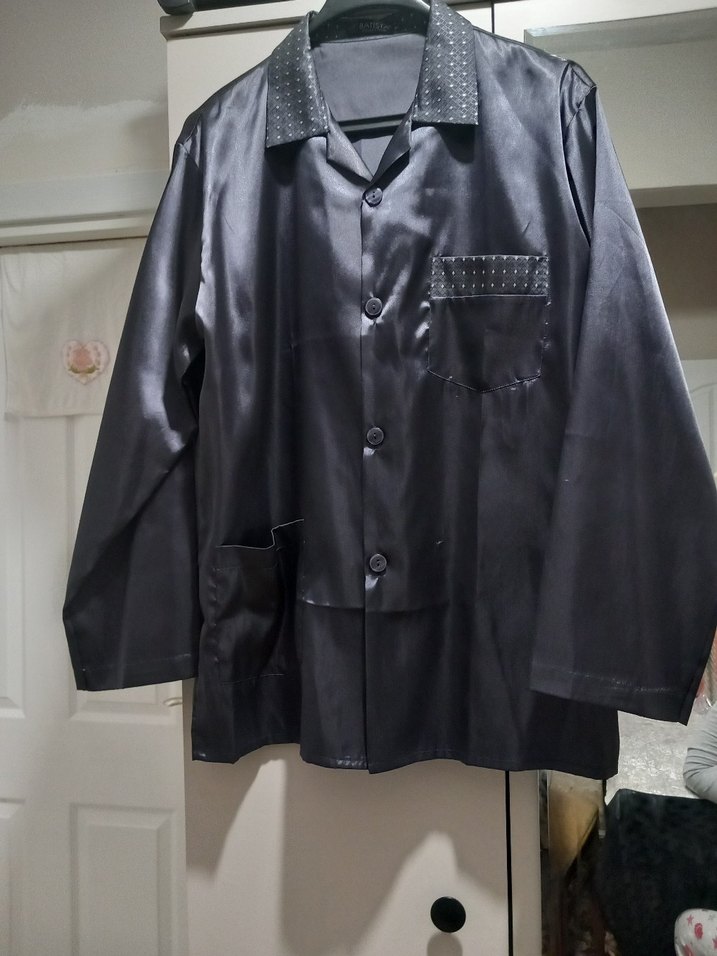 Düğmeli Siyah Parlak Erkek Pijama Üstü - Görsel 4