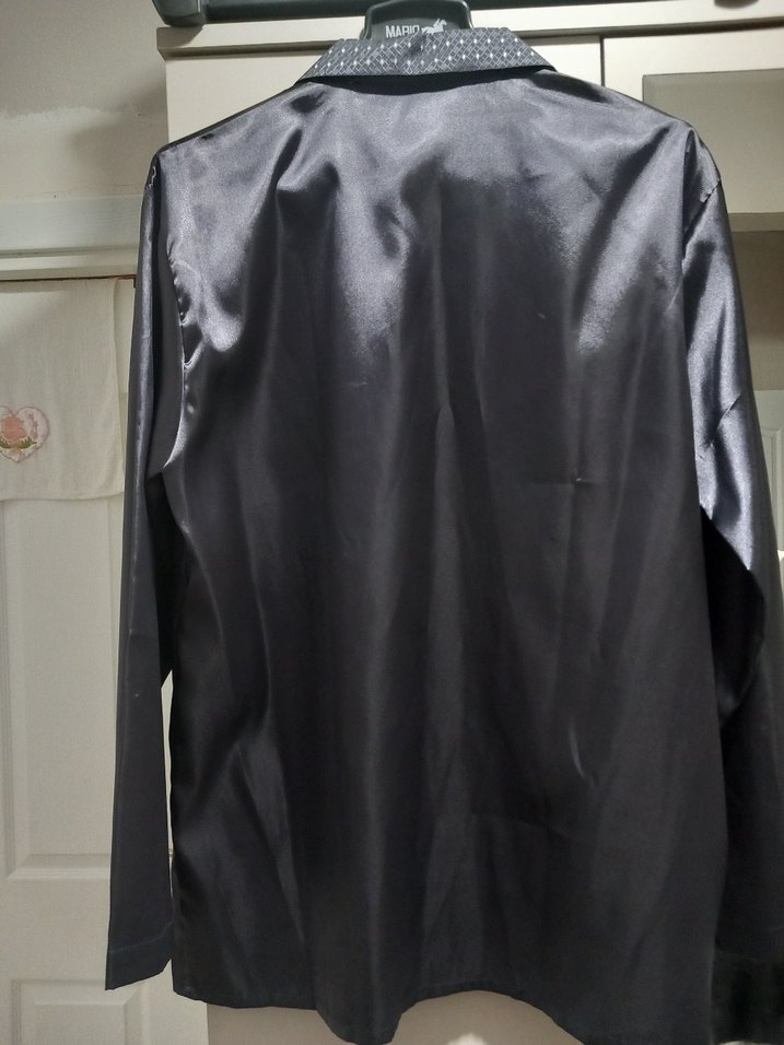 Düğmeli Siyah Parlak Erkek Pijama Üstü - Görsel 2