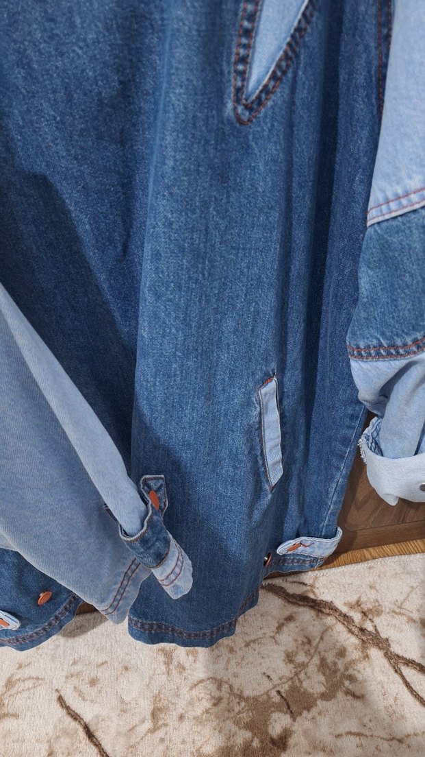 Kapüşonlu Düğmeli Mavi Denim Ceket - Görsel 2