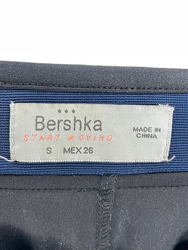 s Beden çeşitli Renk Bershka Tayt / Spor taytı %70 İndirimli.