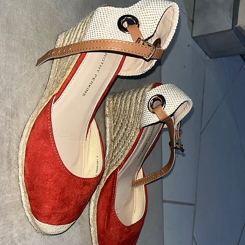 Dorothy Perkins Dolgu Topuklu sandalet