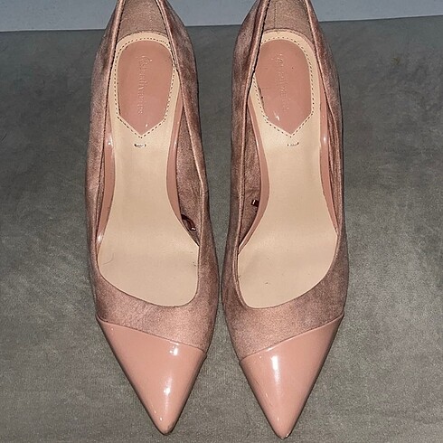 Stradivarius stiletto