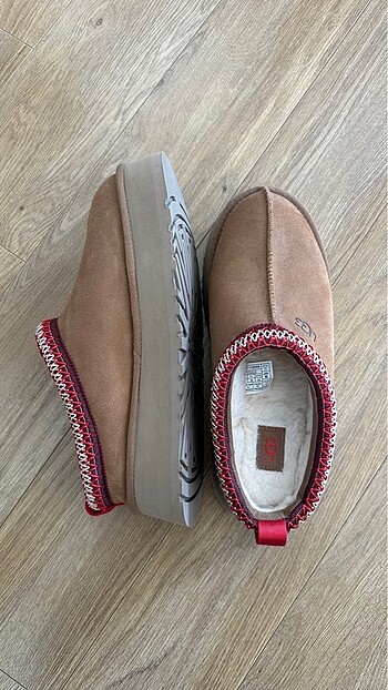 Ugg Ugg tazz modeli
