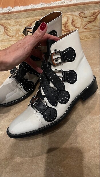 40 Beden Givency bot