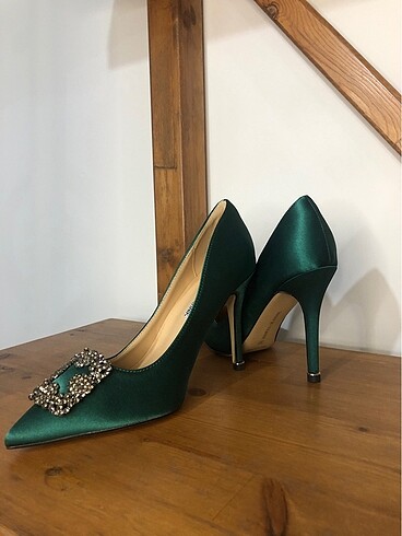 39 Beden Manolo Blahnik Taş Detaylı Stiletto