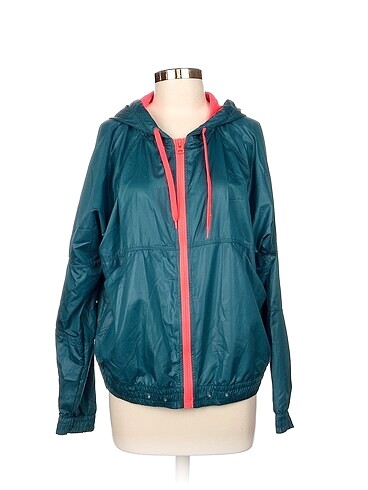 Bershka Yağmurluk %70 İndirimli.