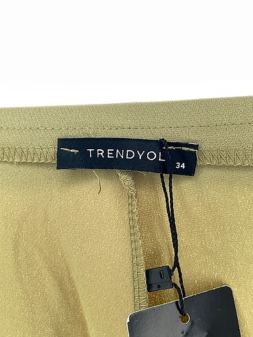 34 Beden yeşil Renk Trendyol & Milla Düz Kesim %70 İndirimli.