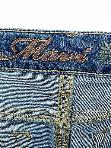 26 Beden mavi Renk Mavi Jeans Bermuda / Kapri %70 İndirimli.