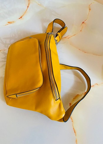 Stradivarius Sarı Deri Kemerli Kadın Bel Çantası - Görsel 4
