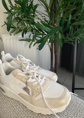 Fila Beyaz Bağcıklı Kadın Spor Ayakkabı - Görsel 2