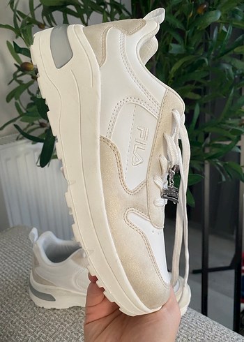 Fila Beyaz Bağcıklı Kadın Spor Ayakkabı - Görsel 3