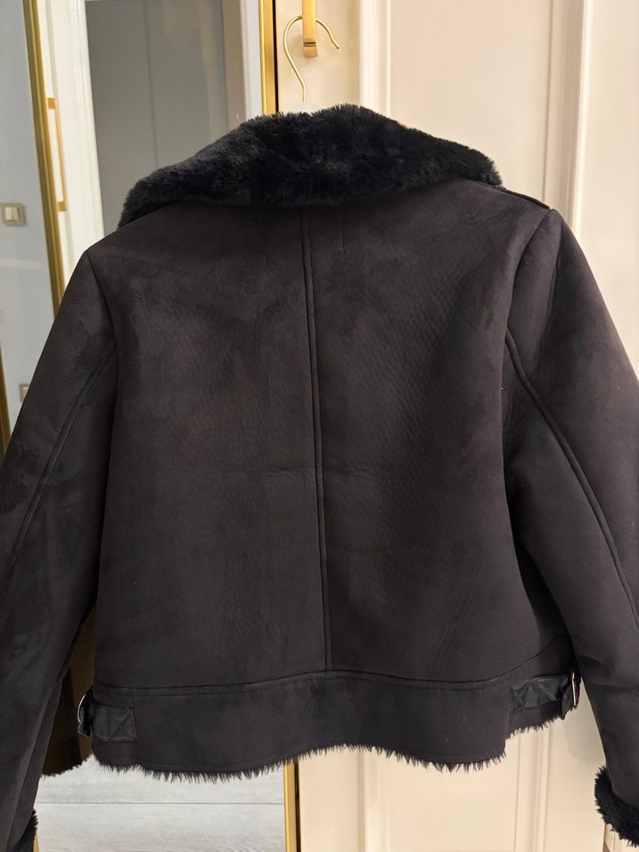 Stradivarius Siyah Süet Kürklü Biker Ceket — görsel 2/4