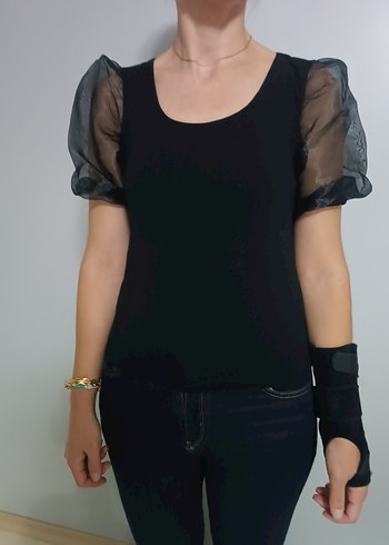 Trendyol & Milla Trendyol Siyah Tül Kollu Fitted Bluz