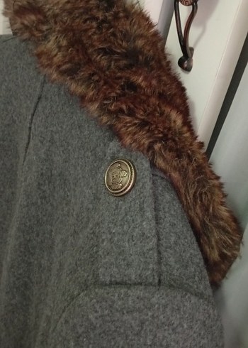 Kürk Detaylı Gri Midi Kaban - Görsel 4