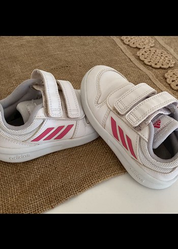24 Beden Kız Çocuk Beyaz Spor Ayakkabı orjinal adidas