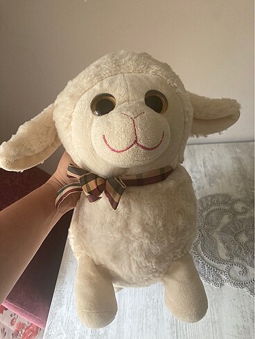 Peluş kuzu oyuncak