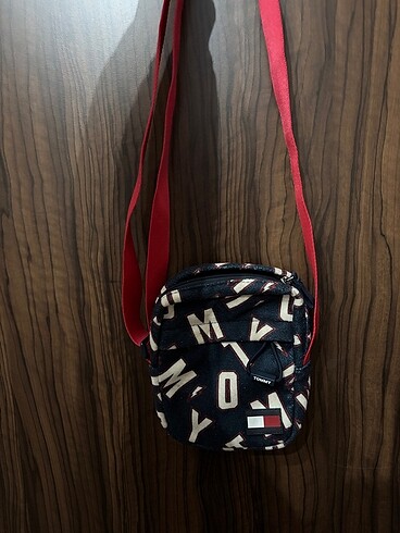 Tommy Hilfiger çanta