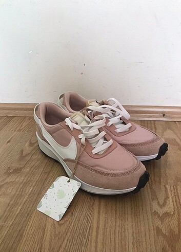 41 Beden Nike pembe spor ayakkabısı