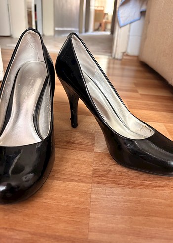 37 Beden Kadın Siyah Rugan Stiletto Topuklu Ayakkabı