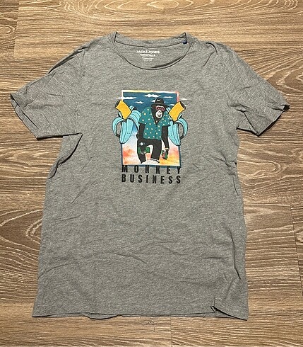 Gri t-shirt