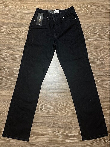 Straight leg jean