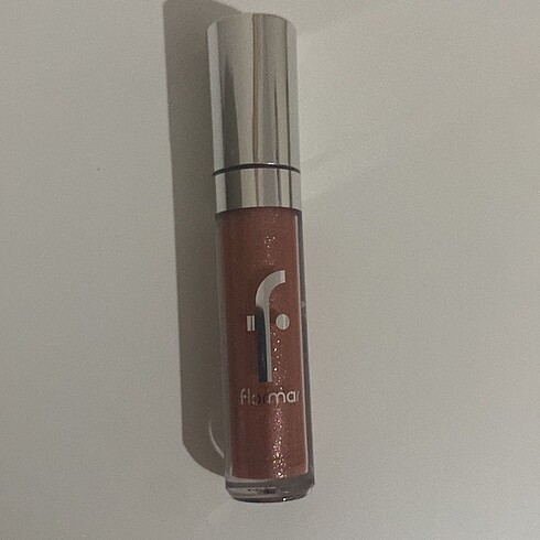 Flormar Gloss (dewy lip glaze)