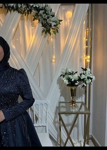 40 Beden Uzun lacivert Nakışlı Taşlı Tesettür Abiye
