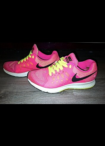 38 Beden Orjinal Nike Ayakkabı