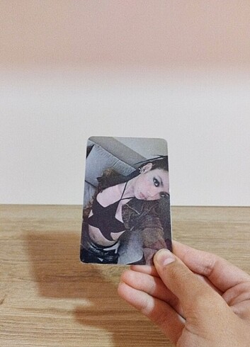 Lisa rockstar photocard