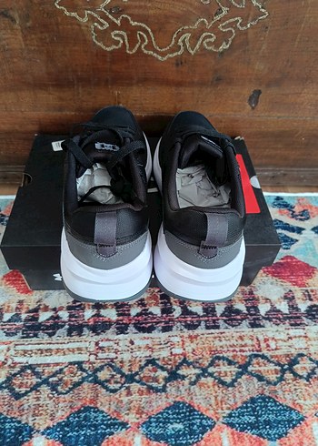 Under Armour UA Charged Edges Spor Ayakkabı 42 - Görsel 3