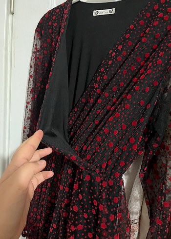 xl Beden Uzun Kollu Kırmızı V Yaka Drapeli Elbise
