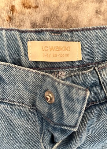 LC Waikiki Kız Çocuk Nakışlı Denim Pantolon 4 5 yaş