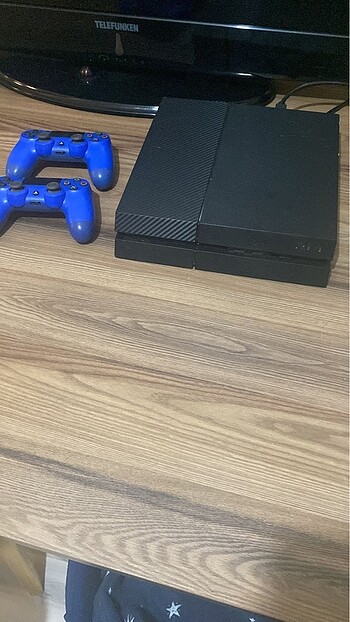 PLAY STATION 4 - 500 GB SLIM KASA