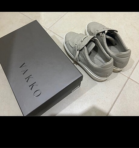 VAKKO ORİJİNAL SNEAKERS FATURASI VE KUTUSU MEVCUT