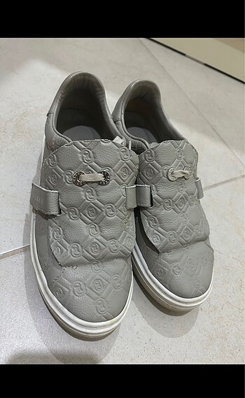 39 Beden VAKKO ORİJİNAL SNEAKERS FATURASI VE KUTUSU MEVCUT