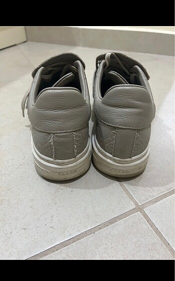 39 Beden gri Renk VAKKO ORİJİNAL SNEAKERS FATURASI VE KUTUSU MEVCUT