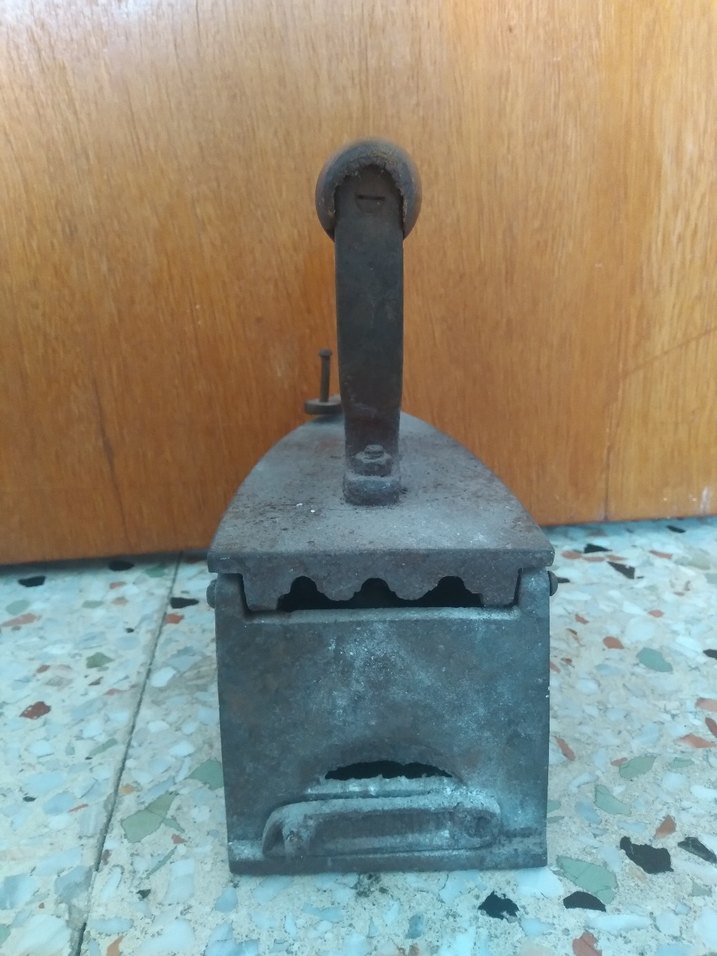 Vintage Ahşap Saplı Antika Ütü - Görsel 4