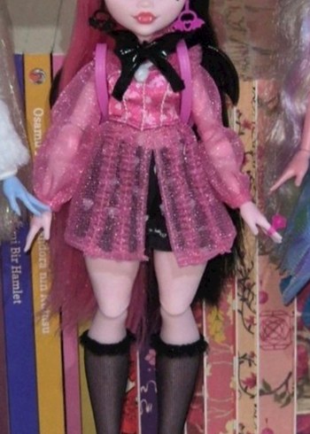 Basic Draculaura