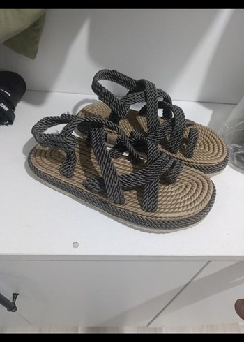 Gri Elastik Dolgu Topuk Kadın Sandalet - Görsel 3