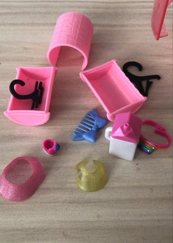 Beden LOL Surprise Bebek ve Pembe Taşıma Kutusu