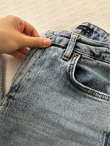 Diğer Paçaları kesik Jean
